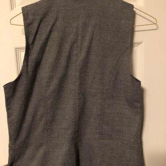 3/$20! Vanity ruffled vest with buttons - Picture 3 of 3